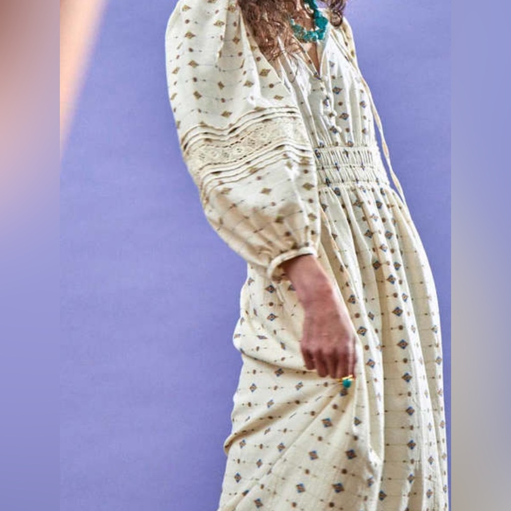 Hunter Bell Clementine Cream Long Sleeve Medallion Maxi Dress Size M |
NWOT - Picture 9 of 11